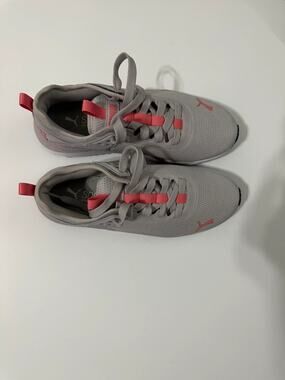 Puma Size 9 walking running shoes soft ride gray pink